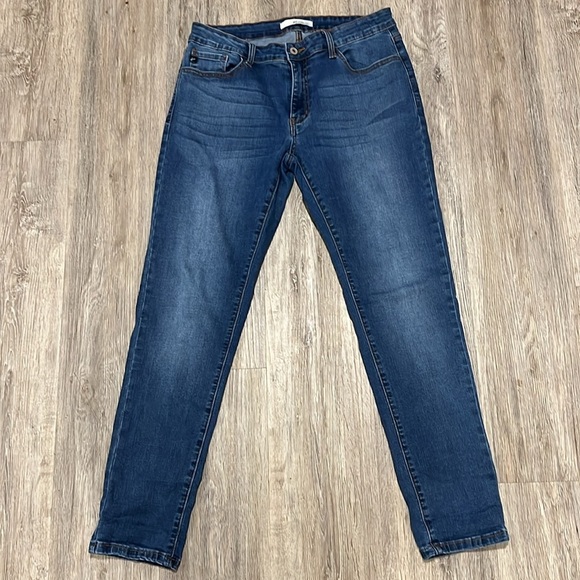 Kancan Mid-Rise Skinny Stretch Jeans - Picture 2 of 12